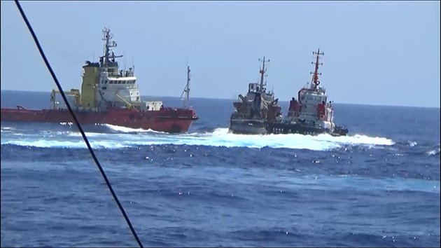 ກຳ່​ປັ່ນ​ບາງ​ລຳ​ຂອງ​ຈີນ​ໄດ້​ສຸມ​ໃສ່​ບຸກ​ໂຈມ​ຕີ, ຕຳ​ໃສ່​ກຳ່​ປັ່ນ​ປະຕິບັດ​ກົດໝາຍ​ຂອງ​ຫວຽດນາມ